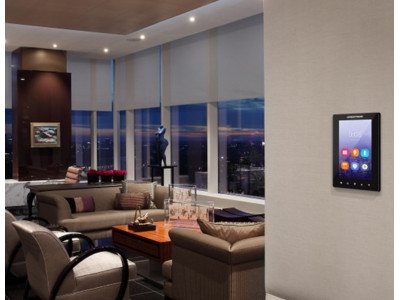Crestron выпустил сенсорный TSW-560P