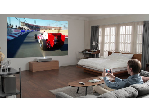 LG CineBeam - это сногсшибательный лазерный проектор 4K по возможностям и цене