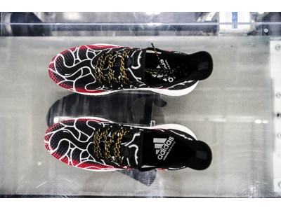Музыкальные кроссовки Adidas Speedfactory AM4MLS с чипом NFC